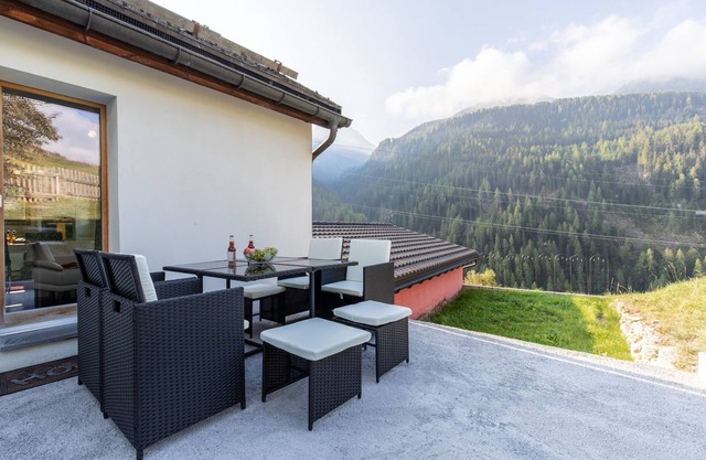 Wohnung OG Muglin: Hüttenfeeling und modern in der 4.5-Zimmer-Maisonette-Wohnung