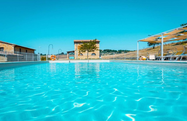 Fewo in Pomarance mit privater, überdachter Terrasse,beheizter Pool,Dorfnah