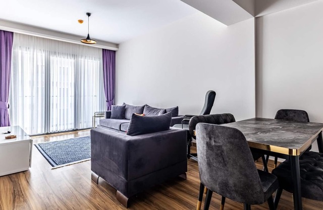 Flat with Stunning View Balcony 4 min to Coast