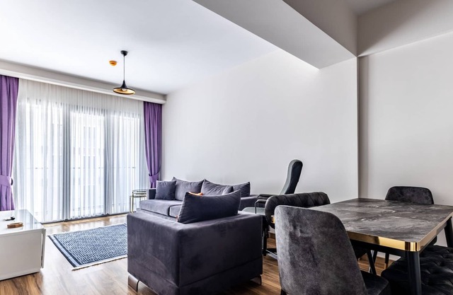 Flat with Stunning View Balcony 4 min to Coast