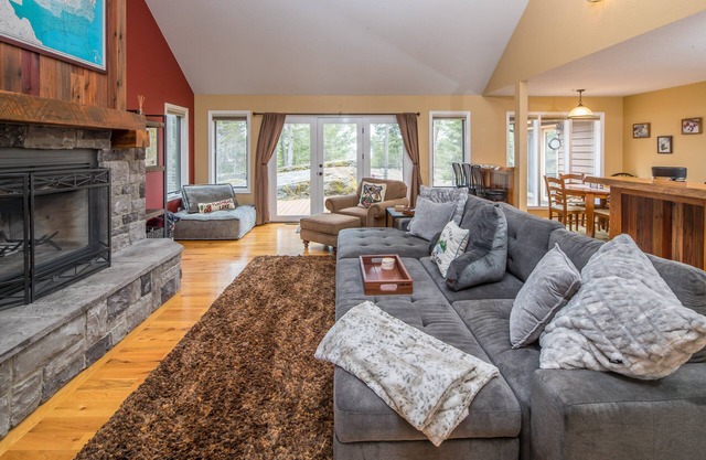 Stay Montana - Haus mit drei Schlafzimmern in einer ruhigen Gemeinde mit Blick auf den Flathead Lake