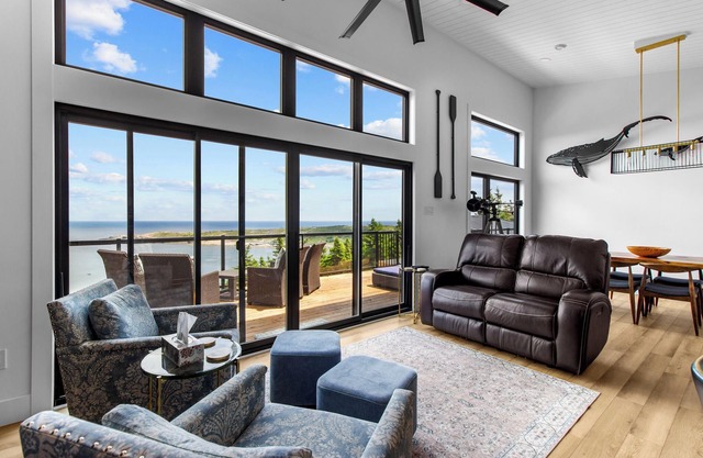 Flatrock Ocean View | Sauna | 3BR | 3.5BA |