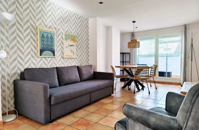 Central apartment with terrace