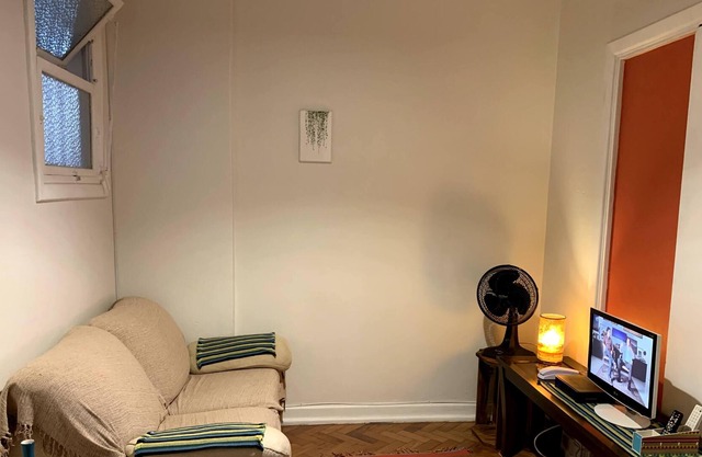 Flämisch vor dem Strand und dem Park