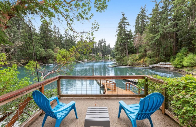 Fletcher Bayfront home with water views, deck, private dock, & 2 kayaks/SUPs
