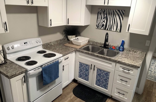 Charming 2-Bedroom Retreat, Steps from Cassia Regional Hospital & Fairgrounds!