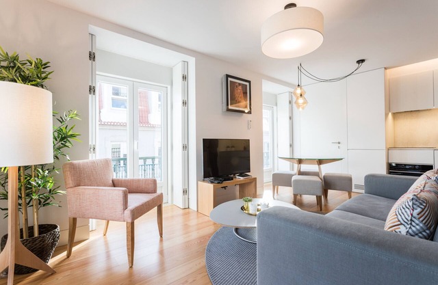 FLH Chiado Elegant Apartment