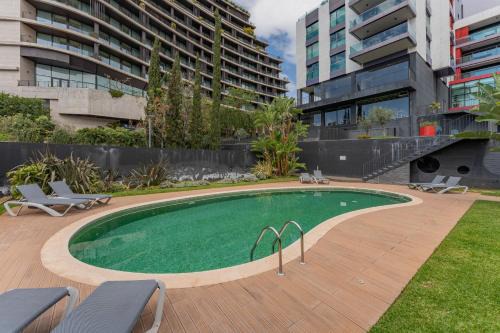 FLH Funchal Elegant Apartment with Pool & Balcony