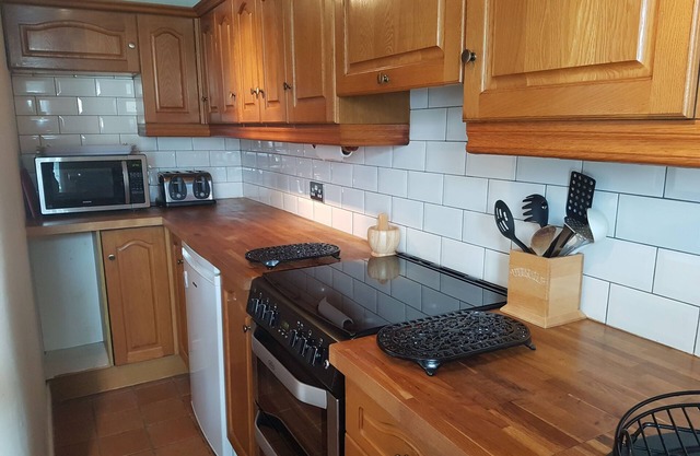 Flint Cottage - Thetford Forest & The Brecks - Cozy Cottage, Log Fire