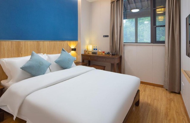 Floral Hotel Wuxi Chanfeng Xiaozhu Lingshan Town