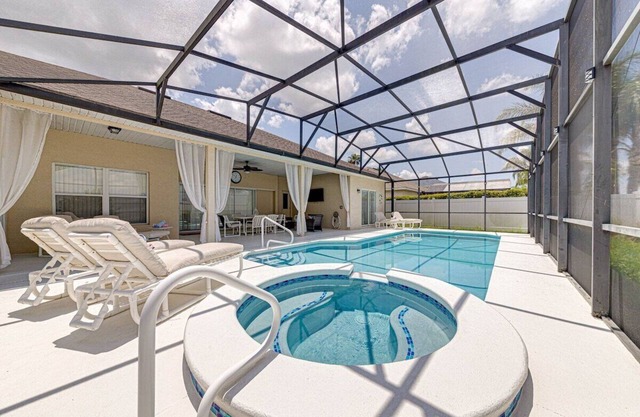 Florida 2025: Premier Vacation Homes!