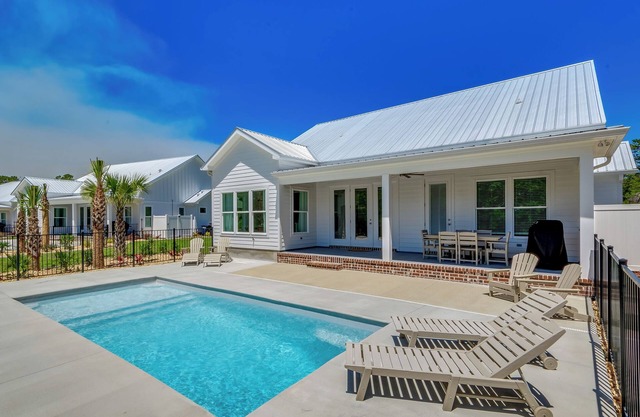 Florida Coastal Cottage with Pool