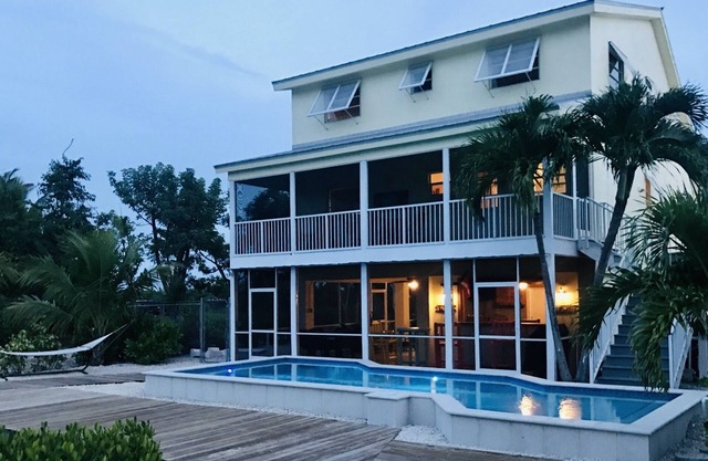 KEYS PARADISE! BEHEIZTES SCHWIMMBAD, MINUTEN VON OCEAN MIT DEEP WATER CANAL