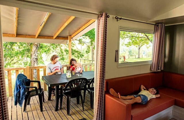 Flower Camping du Lac du Causse *** - Mobile home Comfort 29m2 (2bedrooms) + LV + TV + terrace semi-covered 6m2 6 people