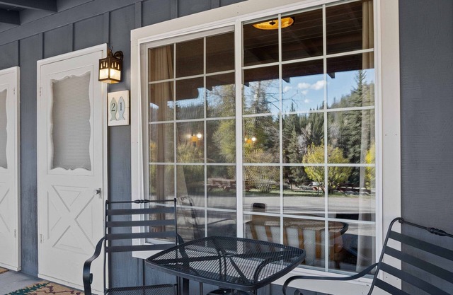 Fly Fish Paradise: Pet-friendly Cabins with Horseback Riding and ATV Trails