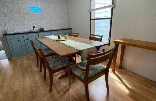 Fly Fisher Abode! 3bd/2bath - great location.