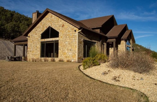 Flying Bear Ranch - Gemütliche Hütten Real Estate, LLC.