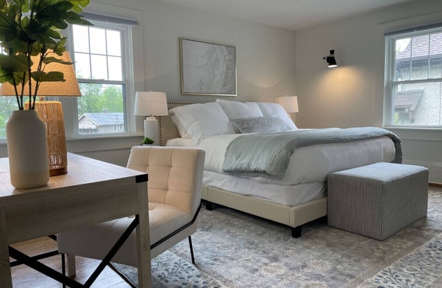 Flying Pigs | East Hyde Park