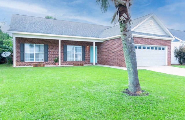 Foley Fully Furnished Home near OWA – Perfect for Mid-Term Stays!
