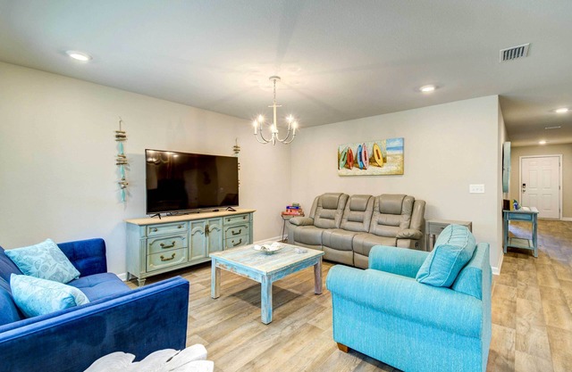 Foley Vacation Rental: 7 Mi to Gulf Shores Beaches