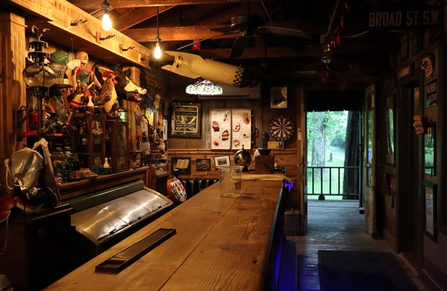 ★ 1 von einer Art -2 BR, 2 Bath- Honky Tonk ★ In der Nähe von Lafayette - 20 ft. Bar, Dancehall