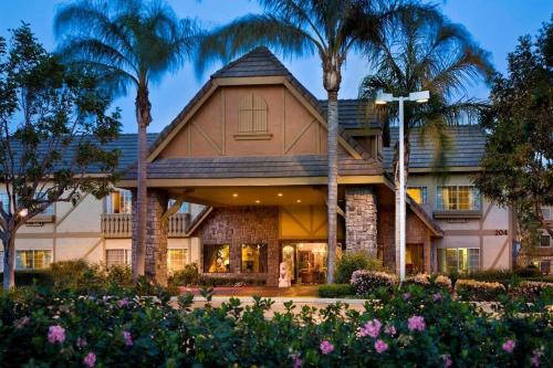 Folk Inn Ontario Airport