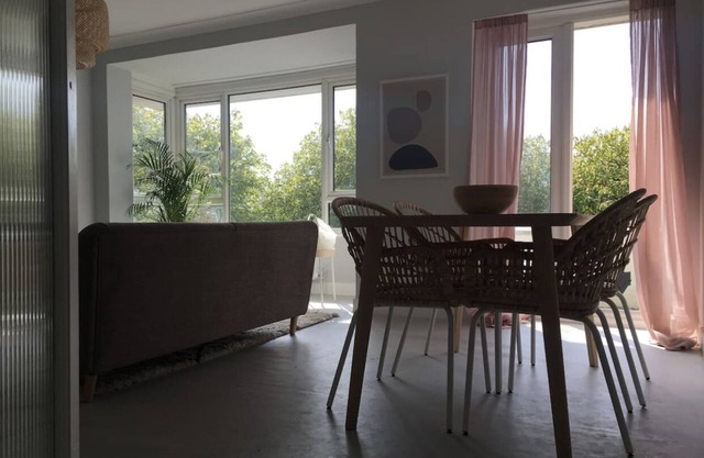 Folkestone Spacious Newly Refurbished Apartment