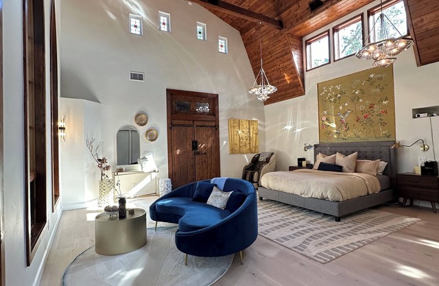 Folsom's hidden gem, entire home!