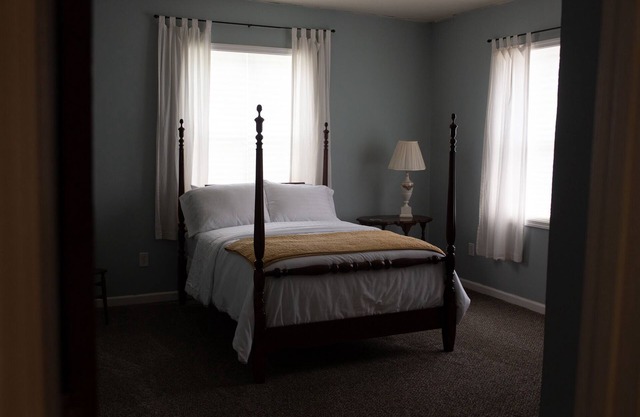 Fondren Cottage - close to restaurants, hospitals. Cozy & comfy!