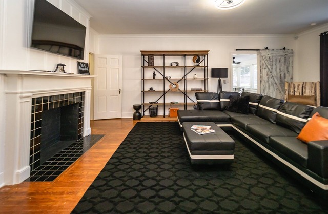 Fondren *King* Bed House in the Heart of Jackson