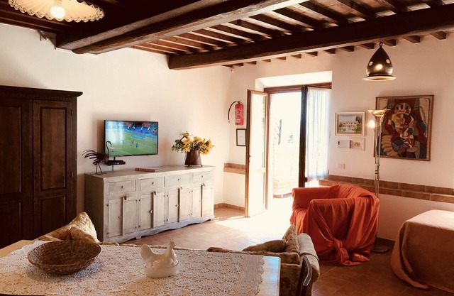 Podere "FONTEMIGLIARI" B. WOHNEN - BAD - KÜCHE - SCHLAFZIMMER - 4 PERSONEN -