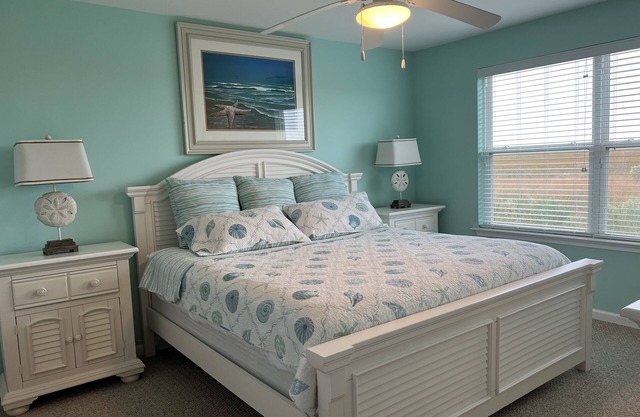 Footprints At The View In Bethany Bay - 2 Bdrm, 2 bath condo with bay view