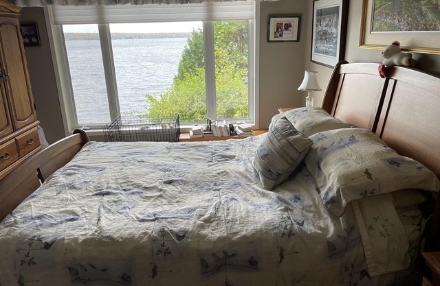 For Rent-Waterfront Home in Nettleton Bay on beautiful Calabogie Lake