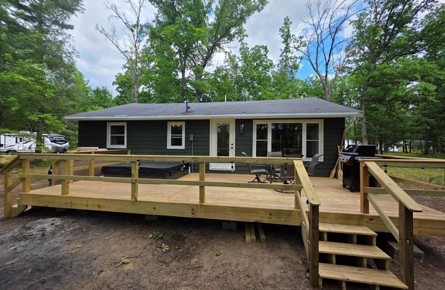 Foreman Lakefront Cabin Hot Tub! Dog Friendly!