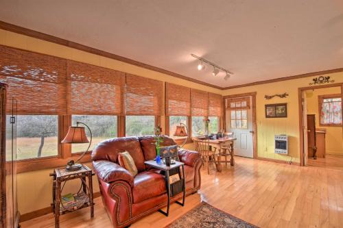 Forest Fantasy Pet-Friendly Smoky Mtn Escape!