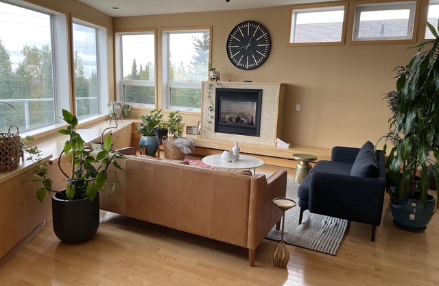 Forget your worries in this spacious and serene space!!