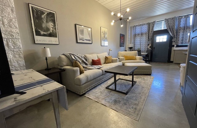 Former car wash bay apt. Unique!!