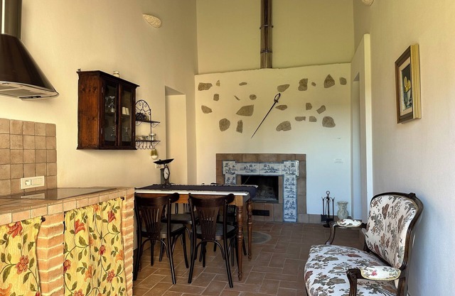 Erholung in historischem Ambiente. Umgeben von Garten, Weinberg und Wald.