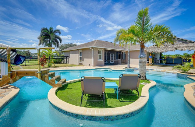 Fort Pierce Escape: Beach-Entry Pool, Waterslide!