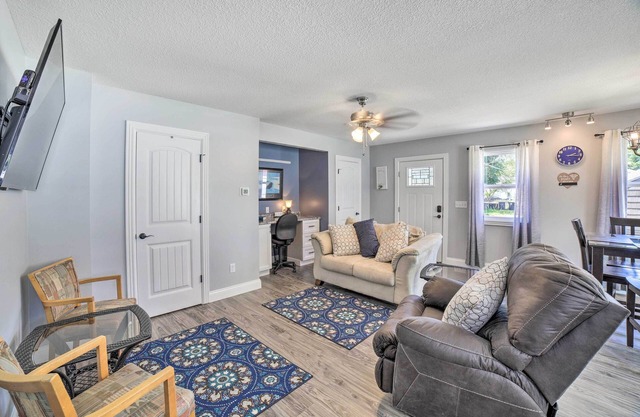 Fort Wayne Getaway - Family + Pet Friendly!