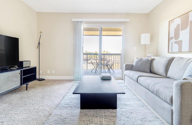 Foster City 2BR w Gym Pool WD nr highways SFO-566