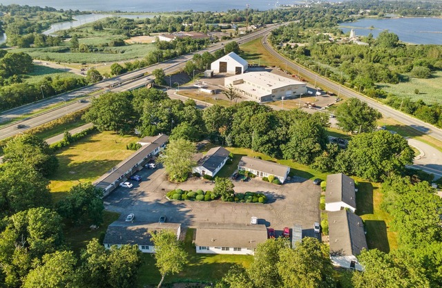 Founder's Brook Motel and Suites