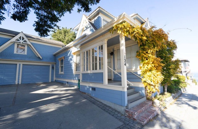 Fountain Avenue - Pacific Grove Apartment - Steps to the Sea
