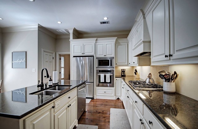Four Bed Home Getaway with Media Room