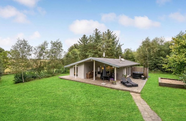 Four-Bedroom Holiday Home In Spottrup