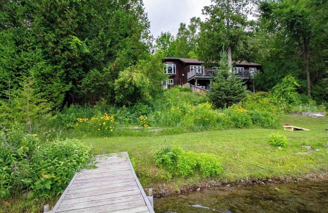 Four Mile Memories - Three Bedroom Cottage, Sleeps 6