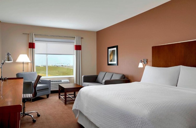 Four Points by Sheraton Sherwood Park