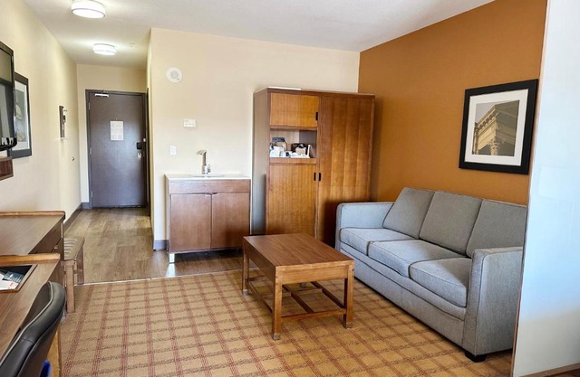 Four Points by Sheraton Edmonton Gateway