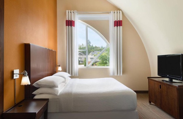 Four Points by Sheraton Surrey