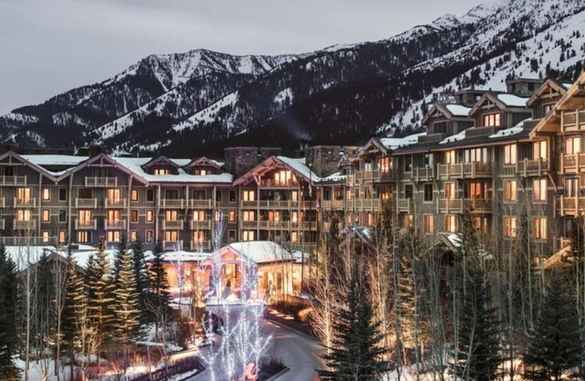 Four Seasons Jackson Hole 2 bed / 2.5 bath residence